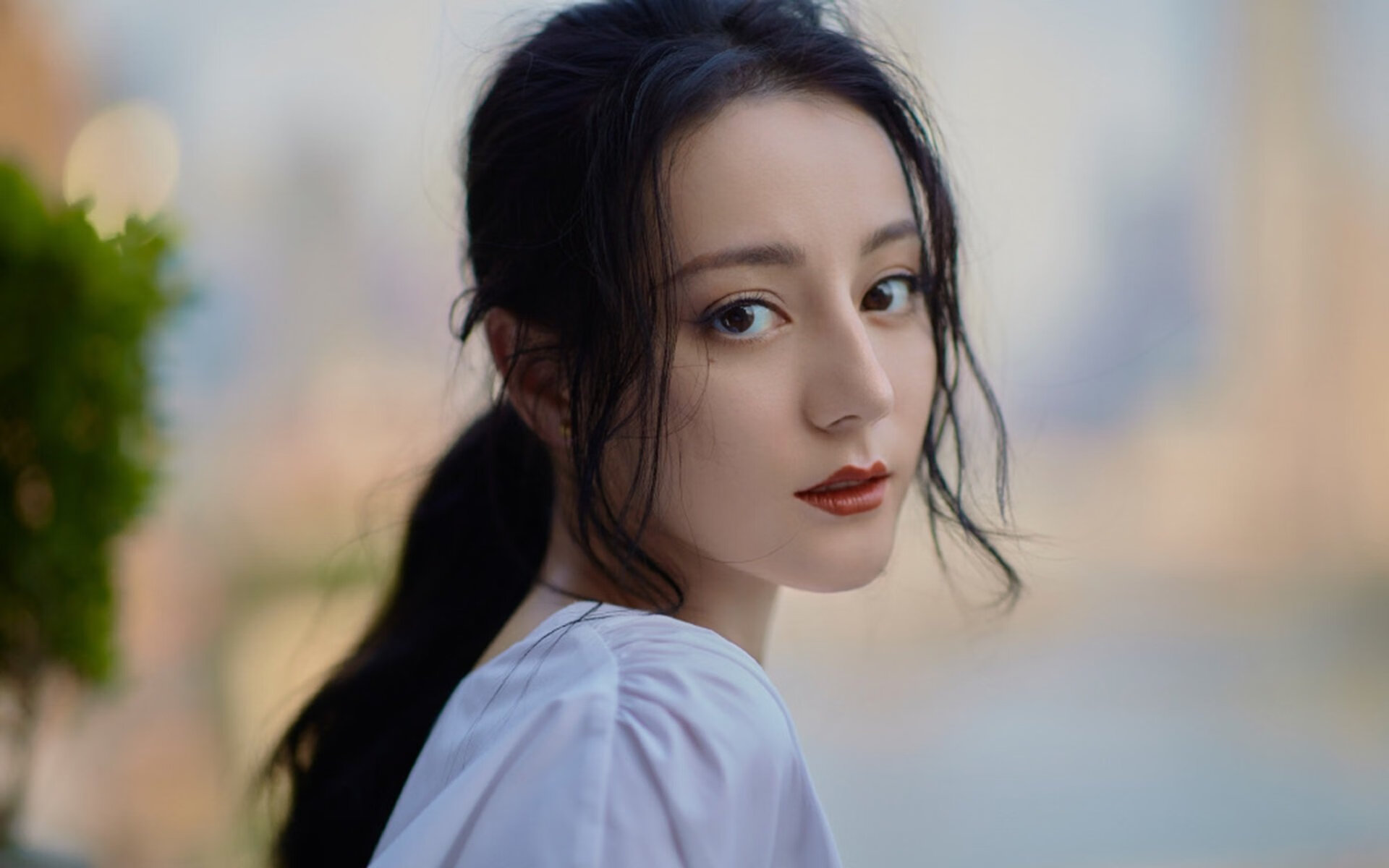 开云官方-_城市高空溜索赛：在钢铁城市中飞跃_，高空溜索需要什么条件