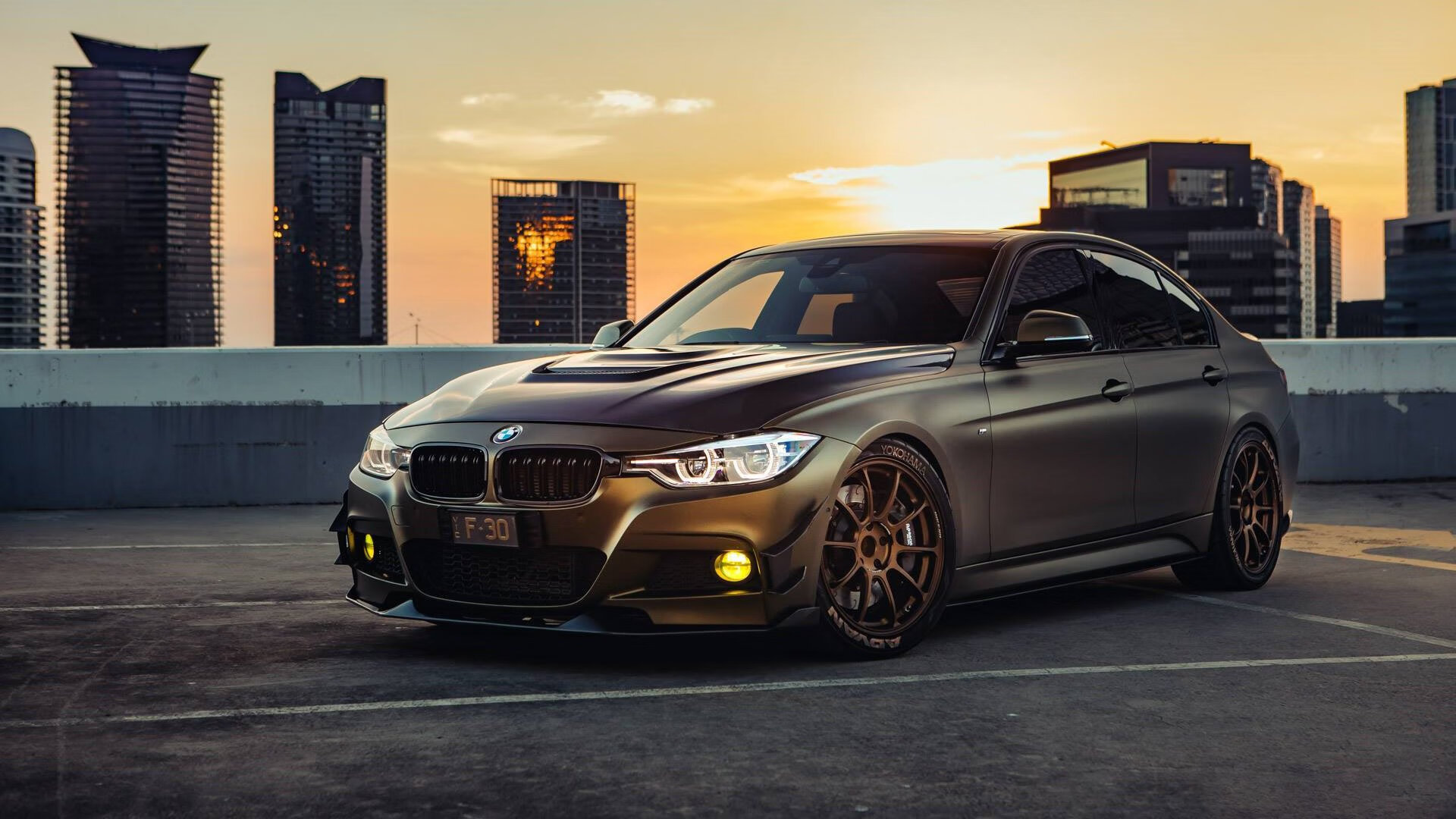 日本马术协会授予佐藤健一“年度最佳障碍赛骑手”称号。,佐藤健介绍