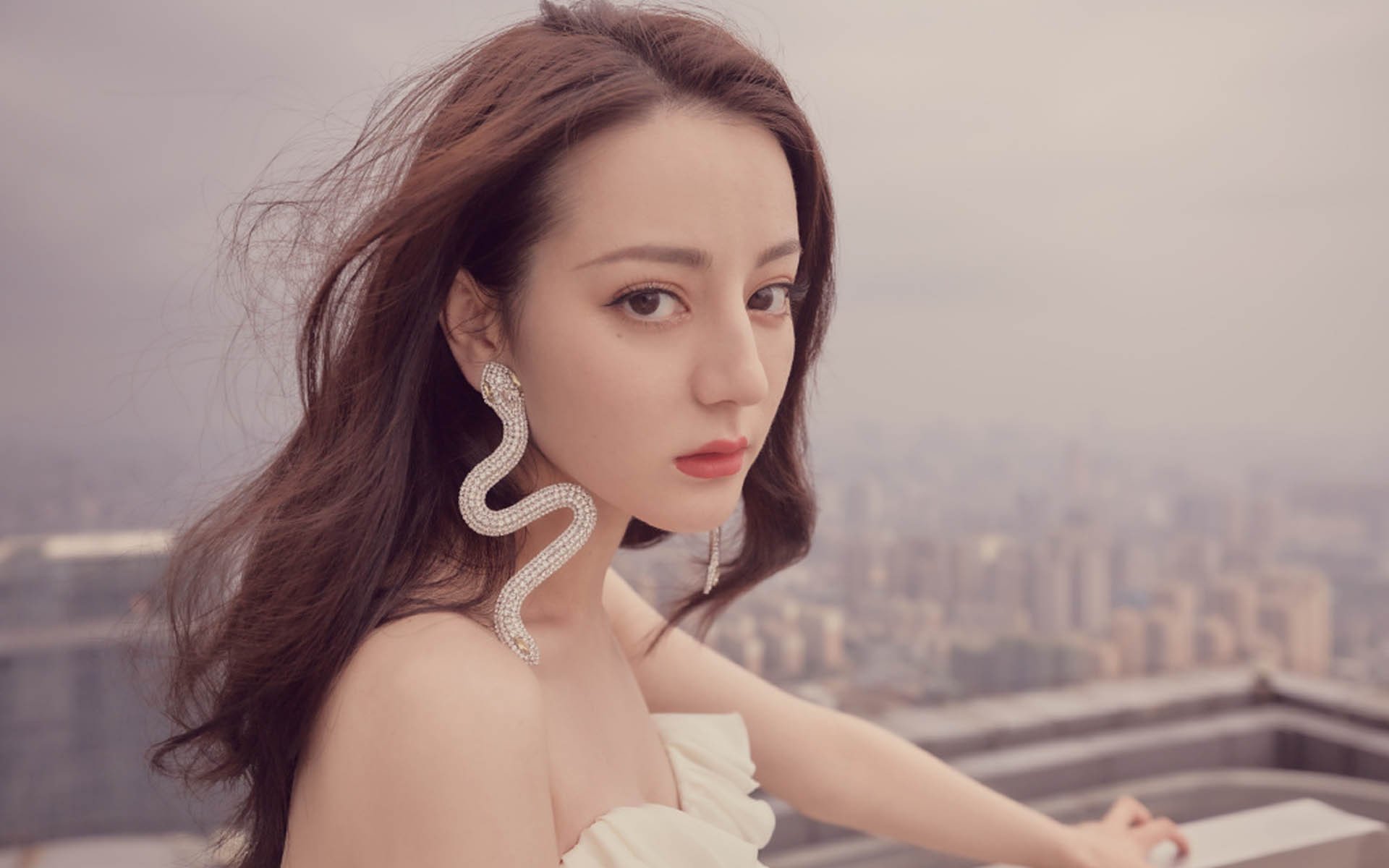 莱切在意甲联赛中成功保级，球队表现稳定。，莱切足球俱乐部现状