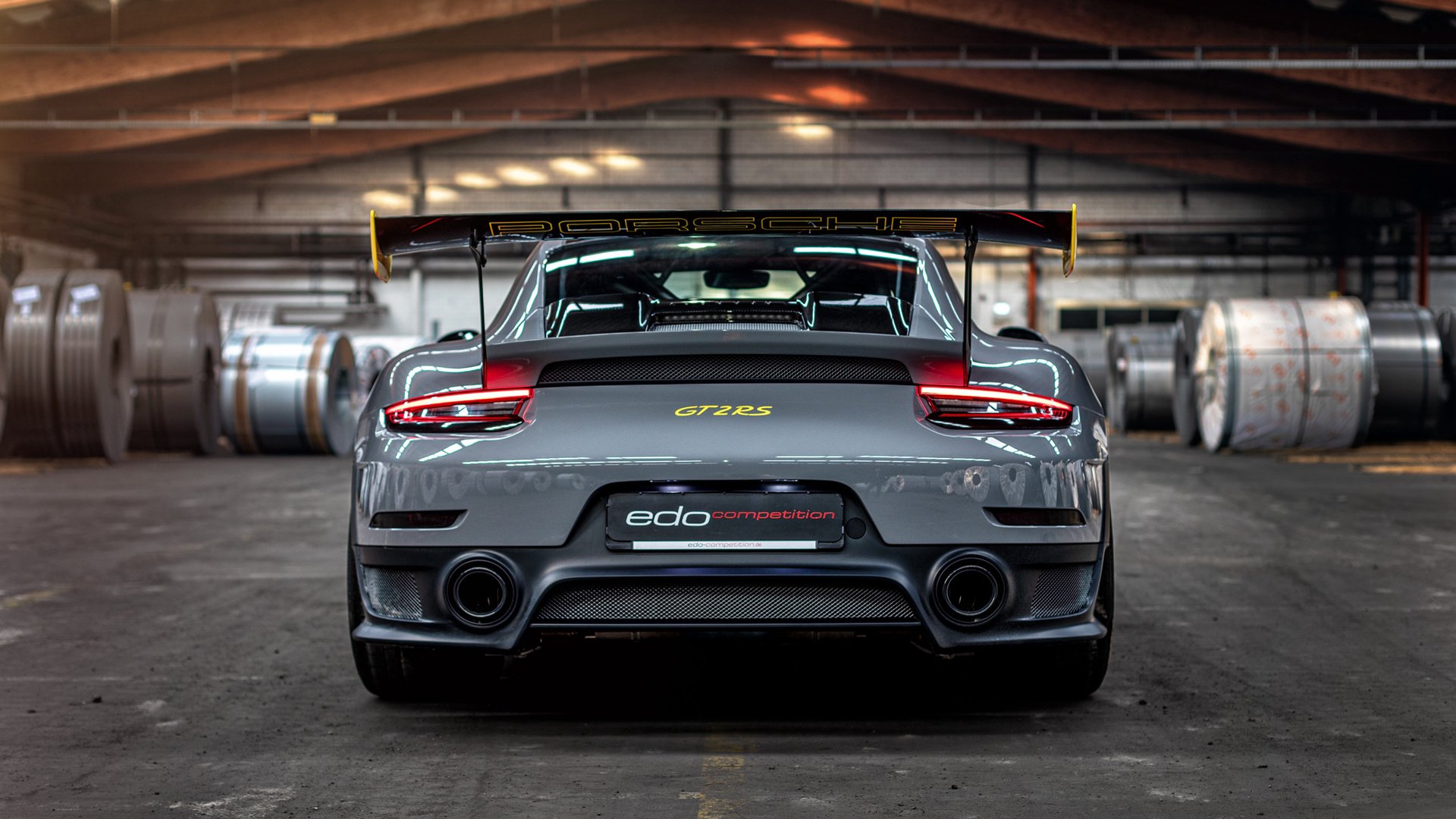 “世界泳坛精英对决，新加坡游泳锦标赛谁能登顶？”