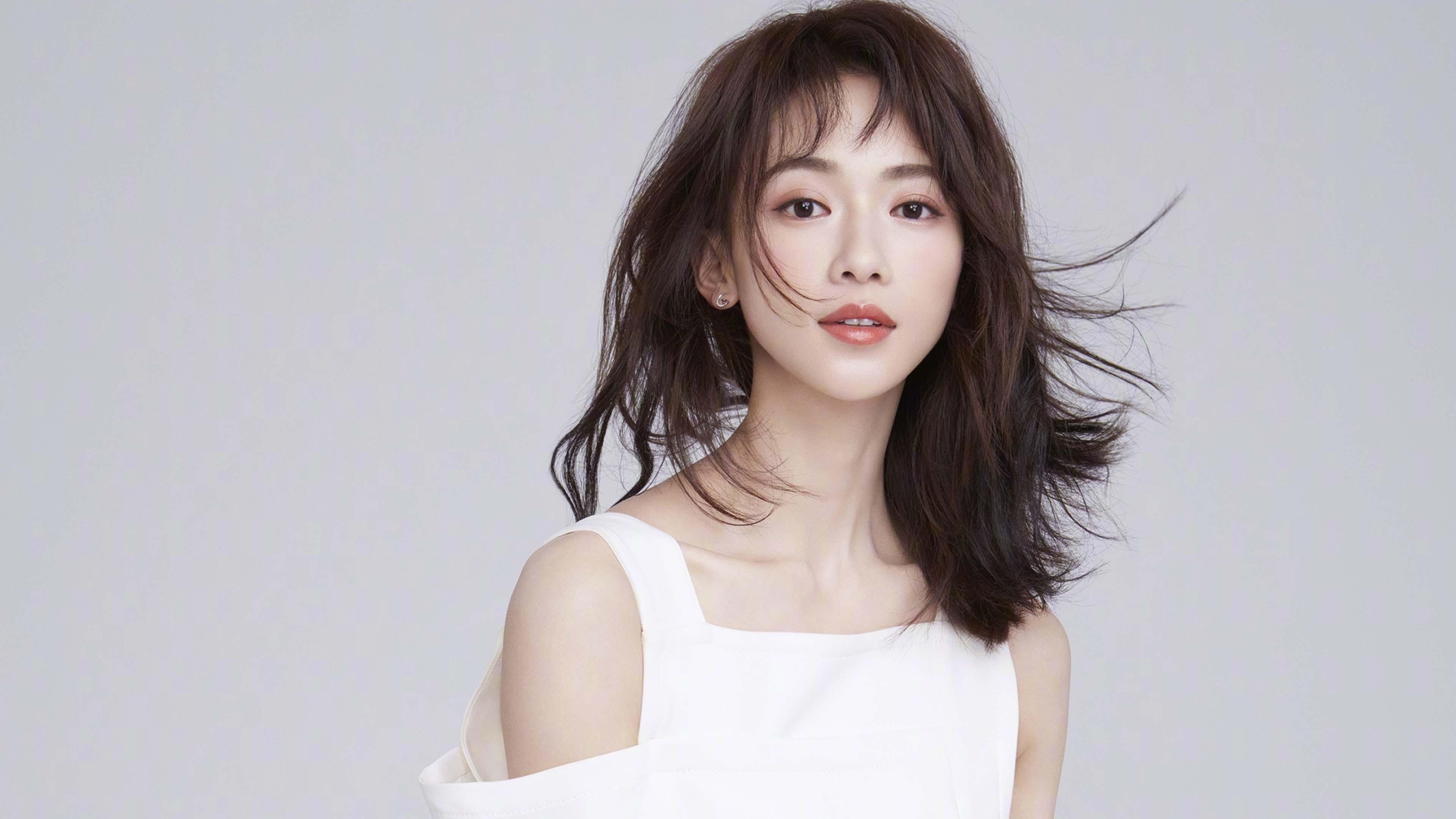 中超联赛中国足球逆袭 球迷情绪持续高涨，中超足球队最新动态